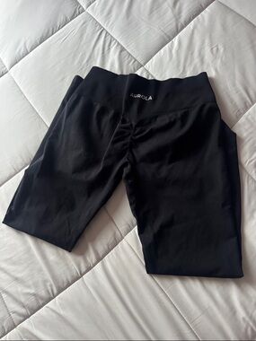 Aurola Black High-Rise Workout Leggings